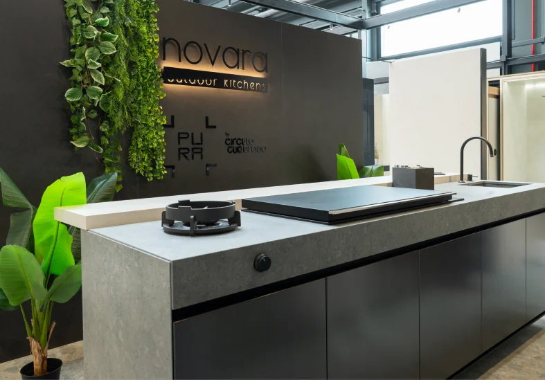 cocina-novara-coccion-c-next-2026 Cuisine Novara avec zone de cuisson dans l'espace d'exposition