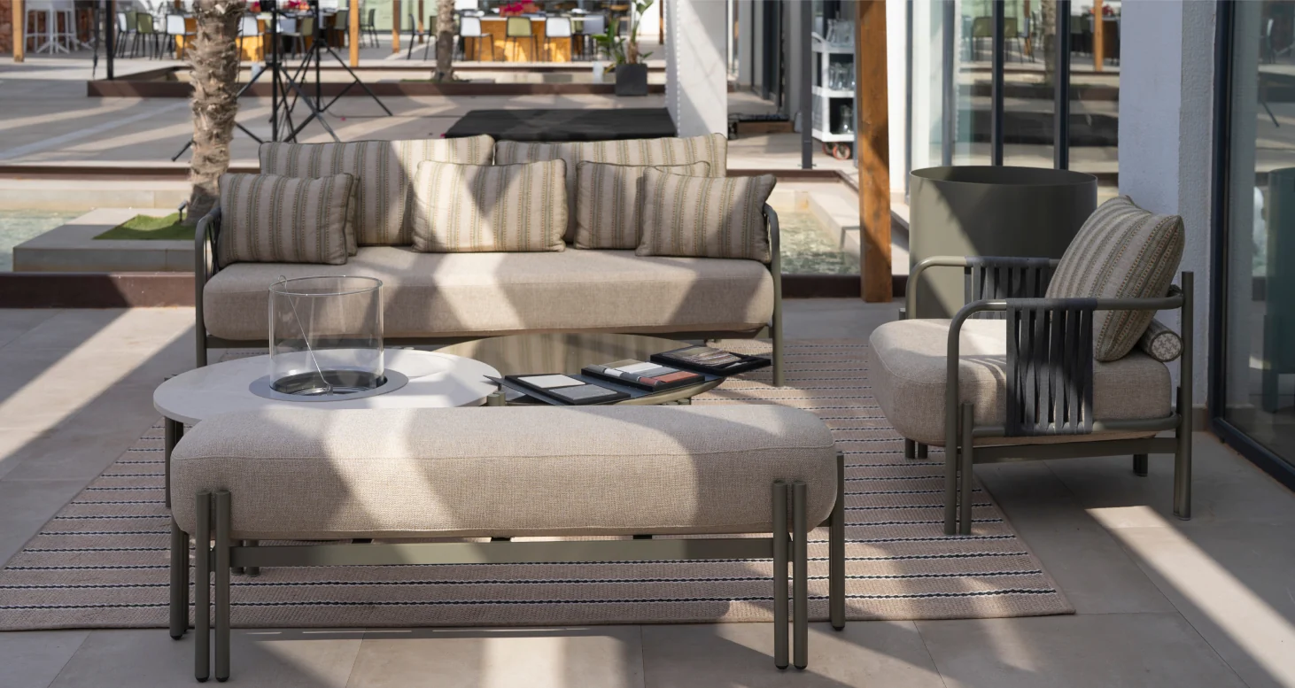Canapé et tables d'extérieur Novara au salon C·Next Designers EMEA 2026